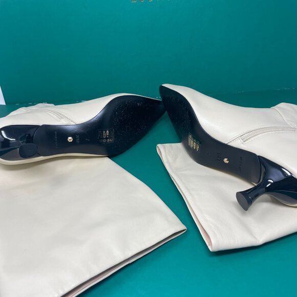 Raye | Jonathan Boot - Picture 7 of 8